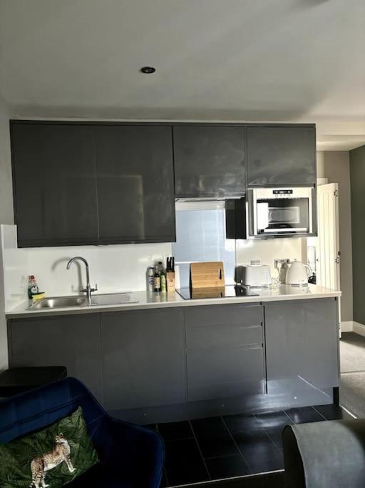 The One-Bedroom Central Brighton Retreat Екстериор снимка